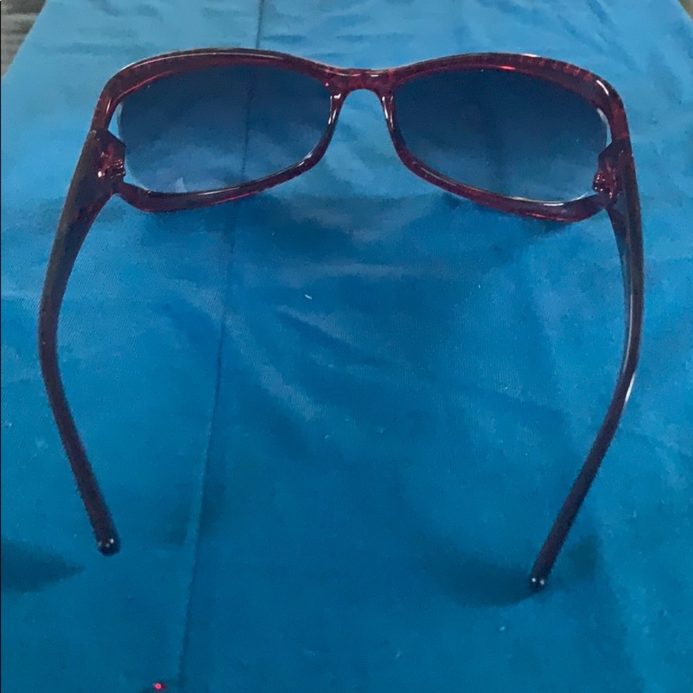 Sunglasses 🕶 - Picture 4 of 5